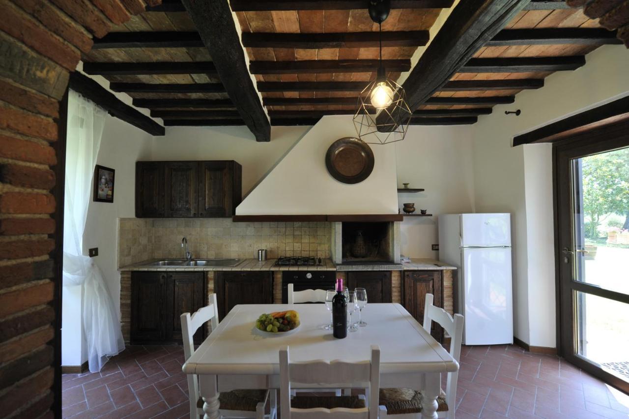 La Casa Colonica Villa Tuoro sul Trasimeno Exterior photo